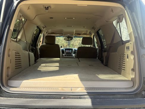 Used 2018 GMC Yukon XL SLT image 16