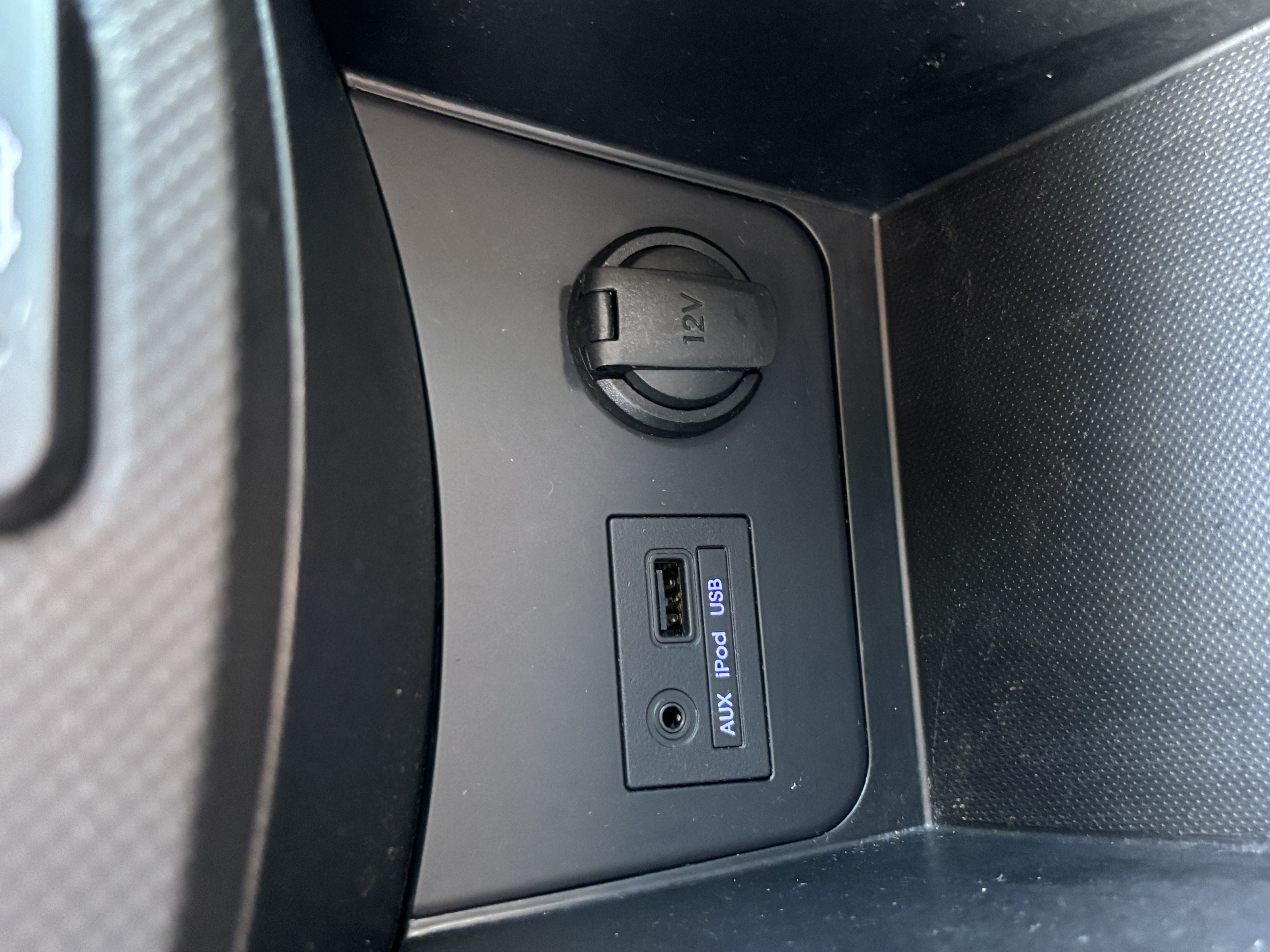Used 2012 Hyundai Accent SE FWD image 25