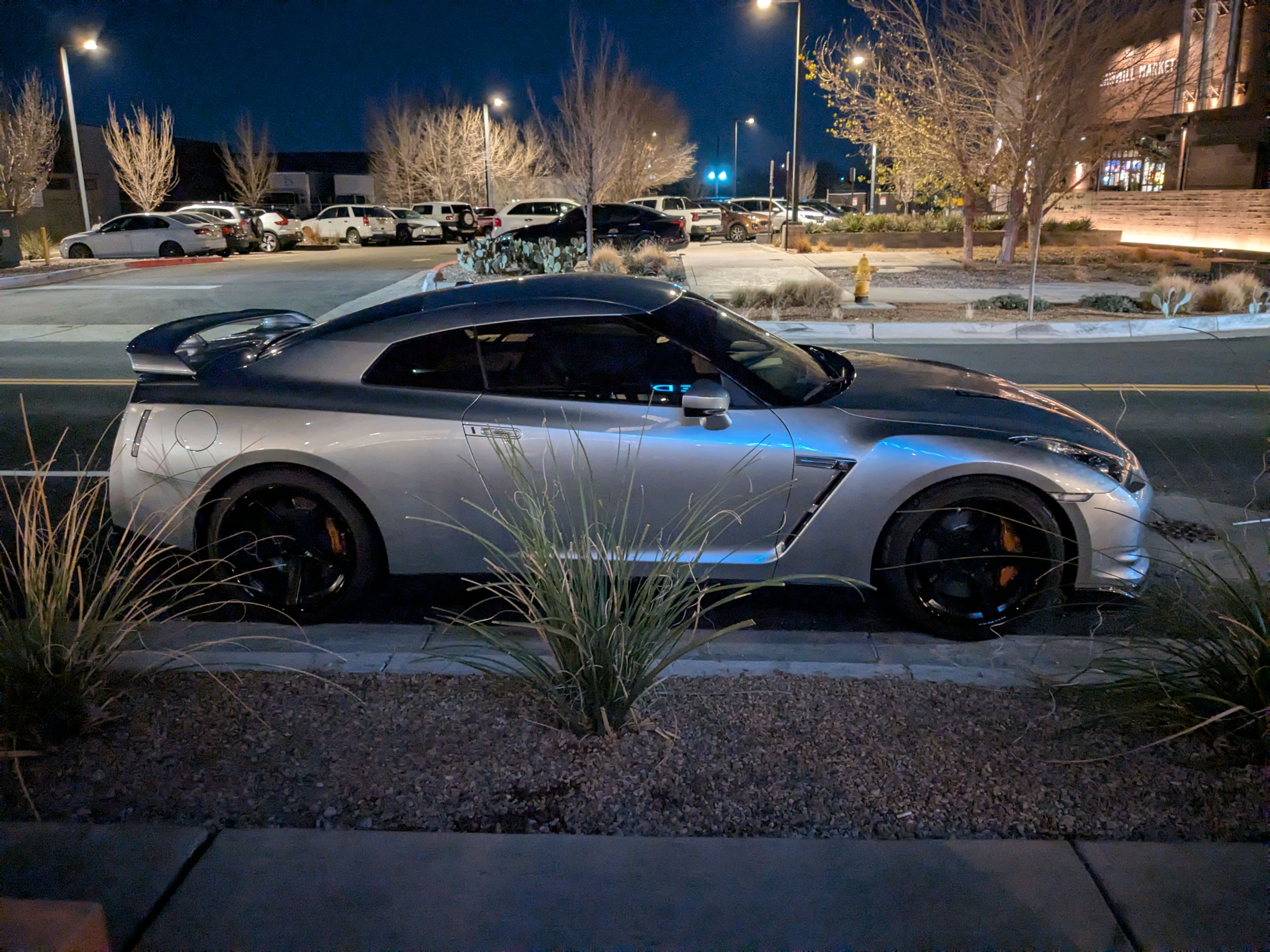 Used 2009 Nissan GT-R Premium AWD/4WD image 1