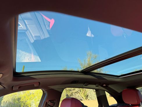 Used 2024 Porsche Macan image 13