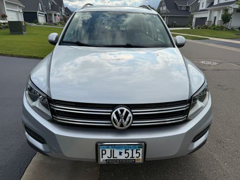 Used 2017 Volkswagen Tiguan Limited w/ Premium Package AWD/4WD image 11