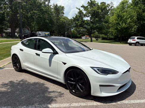Used 2023 Tesla Model S Standard Range image 5