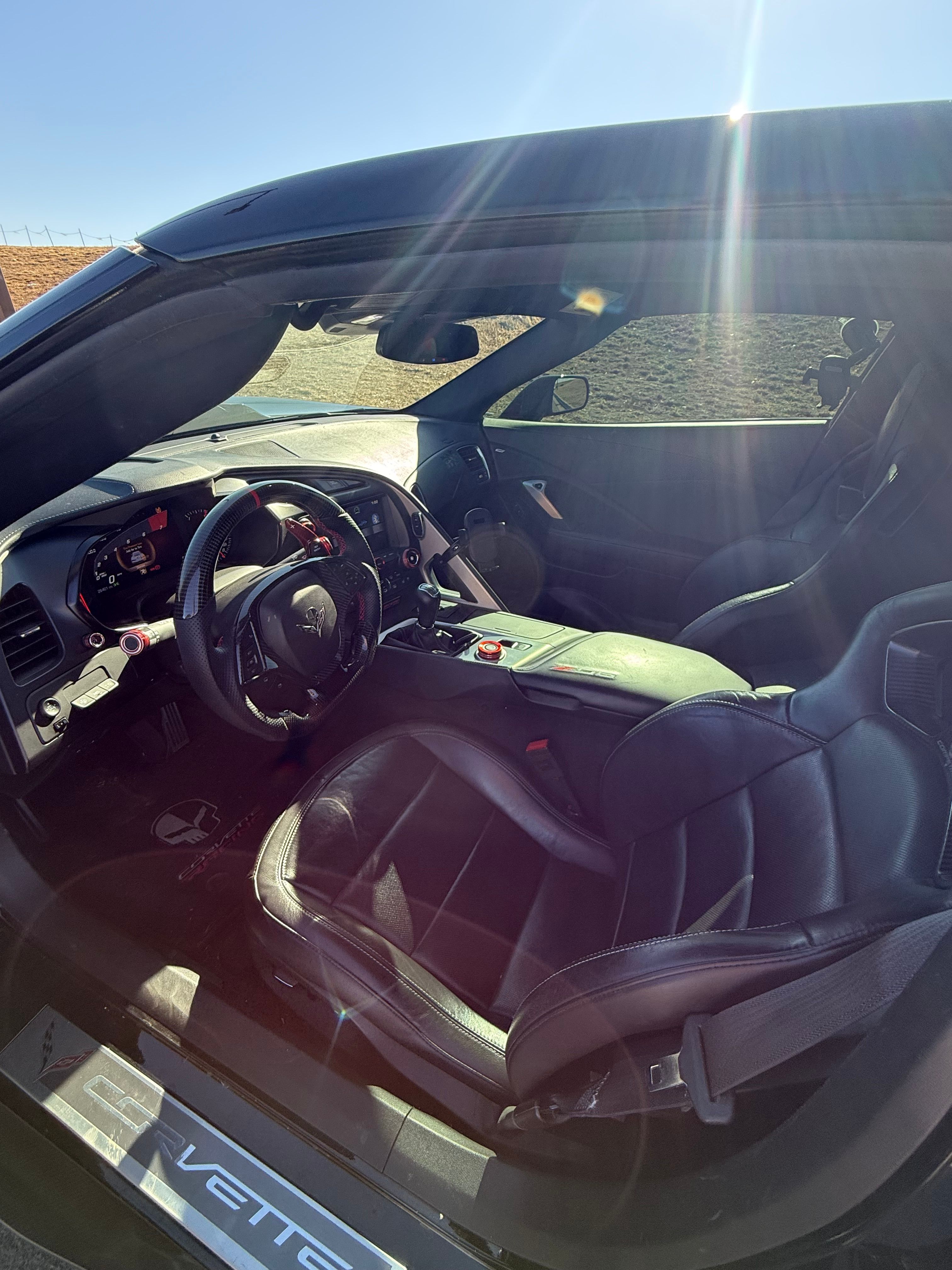 Used 2015 Chevrolet Corvette Z06 w/ Z07 Performance Package RWD image 2