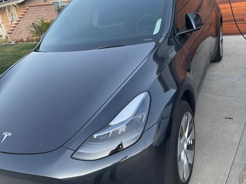 Used 2024 Tesla Model Y Long Range image 2