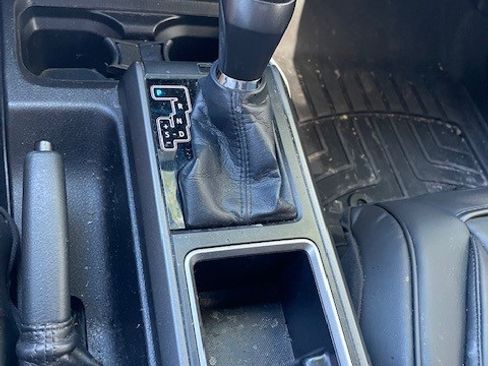 Used 2021 Toyota Tacoma TRD Off-Road w/ Technology Package image 21