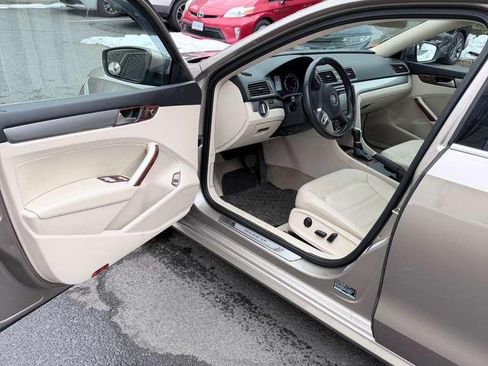 Used 2015 Volkswagen Passat 1.8T S image 10