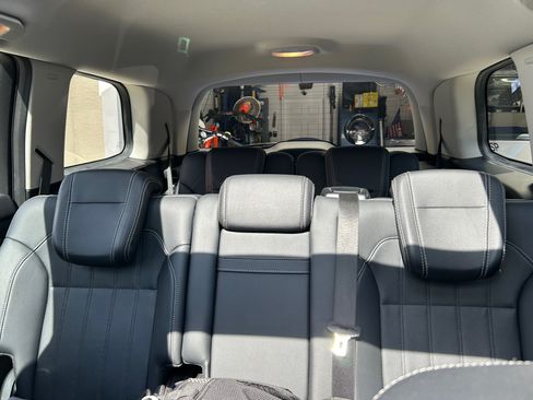 Used 2015 Mercedes-Benz GL 320 BlueTEC 4MATIC image 2