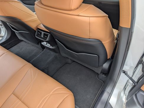 Used 2025 Lexus ES 350 Ultra Luxury FWD image 19
