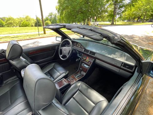 Used 1994 Mercedes-Benz E 320 Convertible image 24