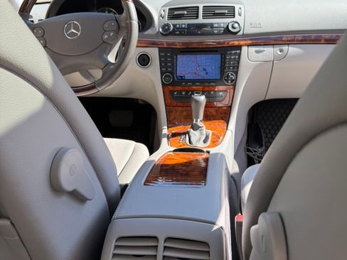 Used 2007 Mercedes-Benz E 320 BlueTEC Sedan image 9