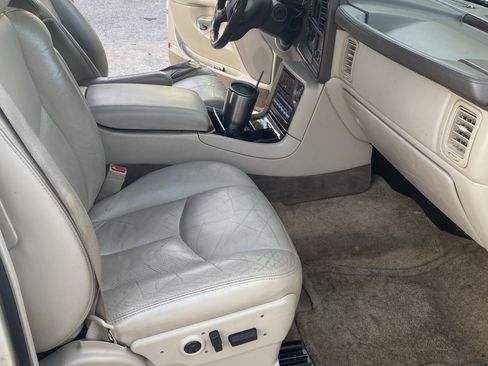 Used 2003 Cadillac Escalade AWD w/ Marketing Vehicle Package image 10