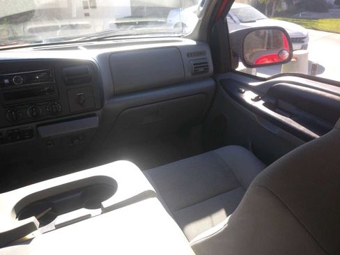 Used 2005 Ford F250 XL image 4