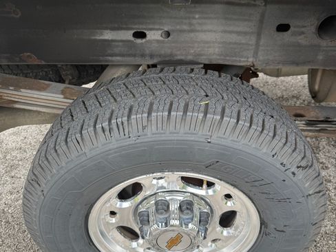 Used 2003 Chevrolet Silverado 2500 LT AWD/4WD image 22