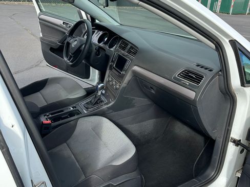 Used 2016 Volkswagen e-Golf SE w/ DC Fast Charging Package image 20