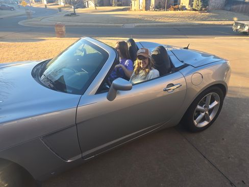 Used 2009 Saturn Sky w/ Premium Trim Package image 4