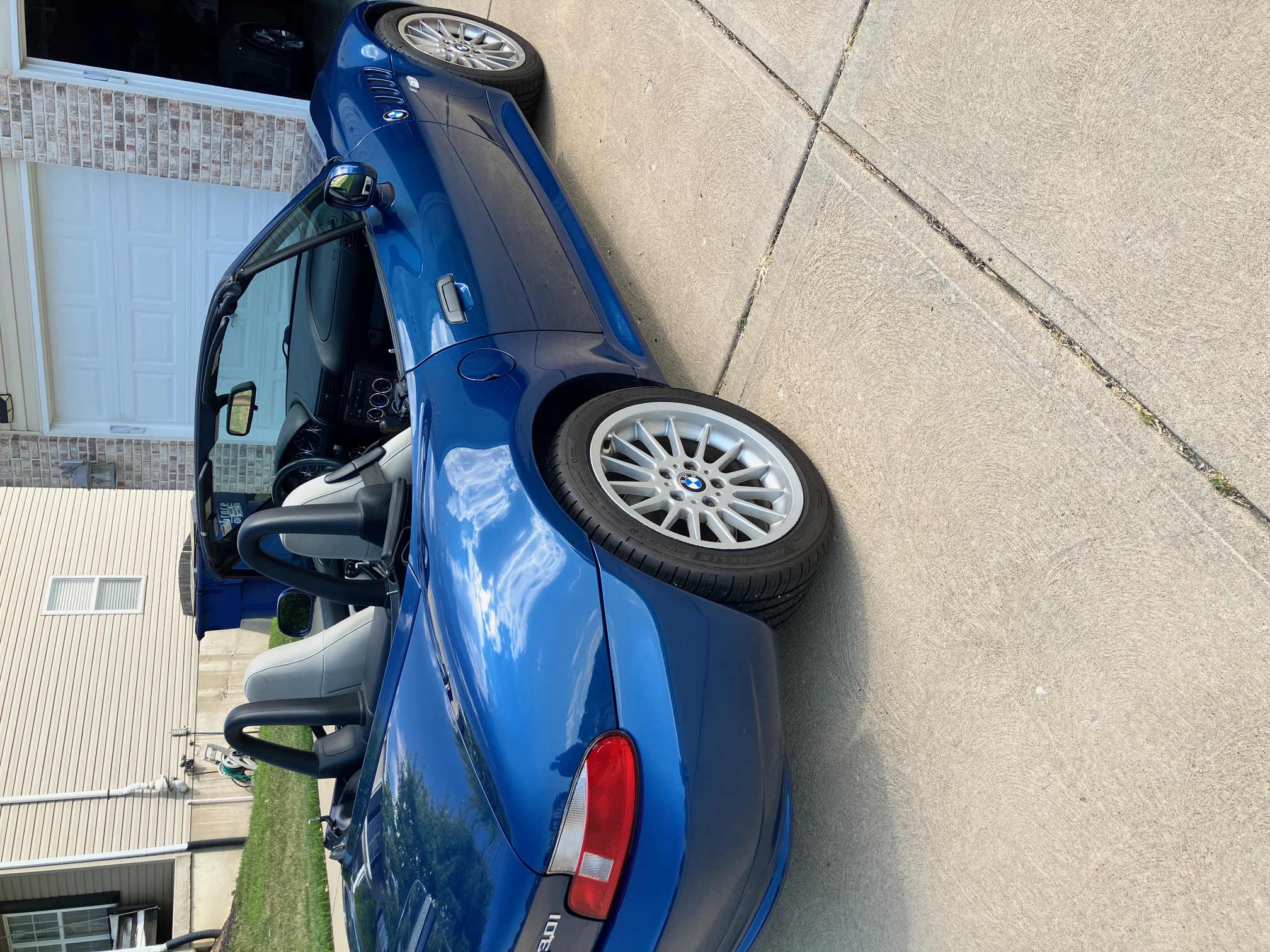 Used 2001 BMW Z3 3.0i RWD image 10