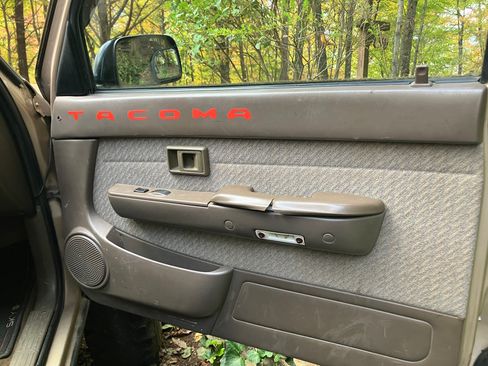 Used 1996 Toyota Tacoma 4x4 Xtracab image 16