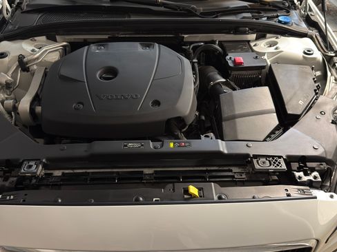 Used 2021 Volvo S60 T5 Momentum w/ Premium Package FWD image 15
