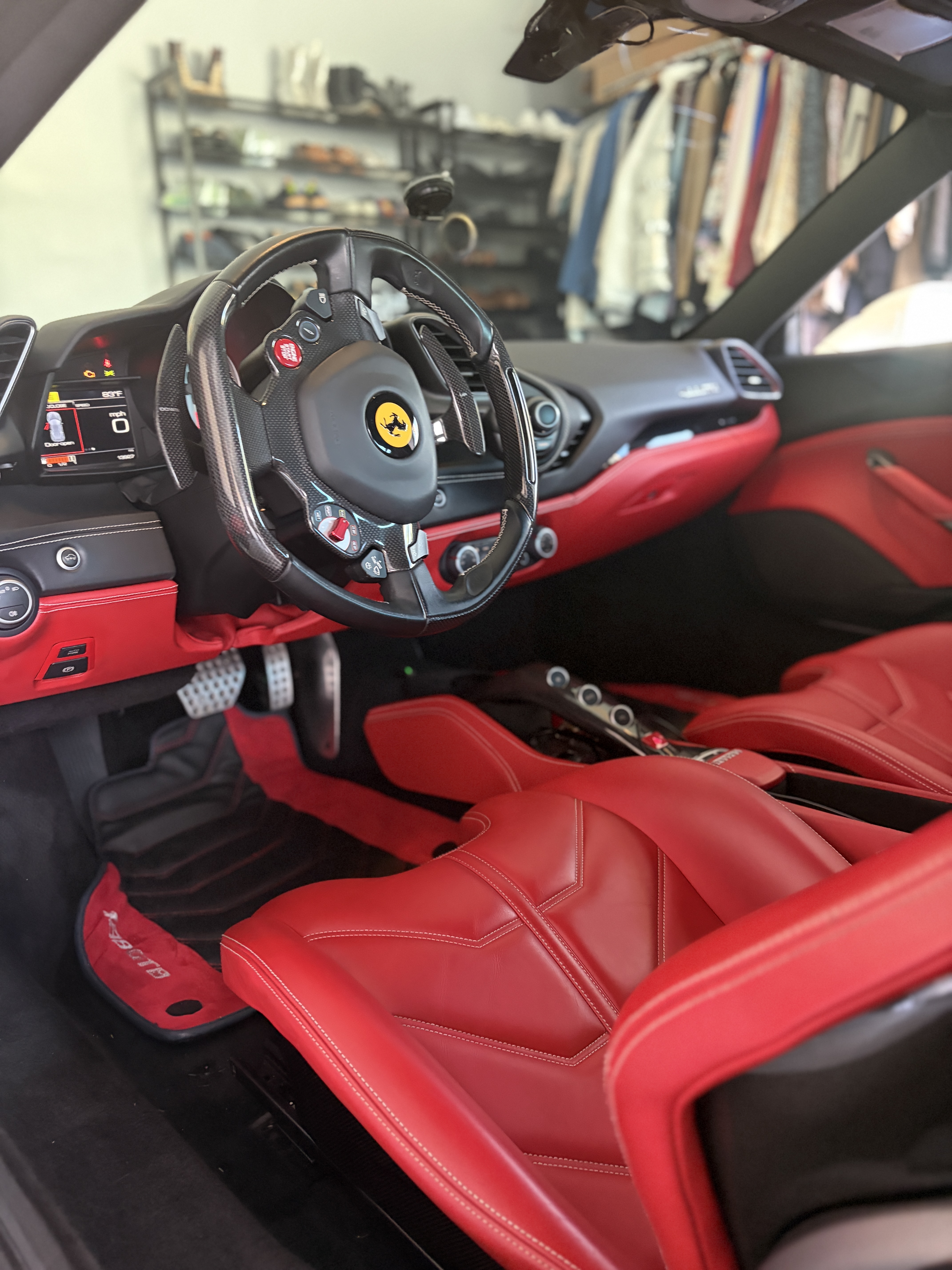 Used 2018 Ferrari 488 GTB RWD image 15