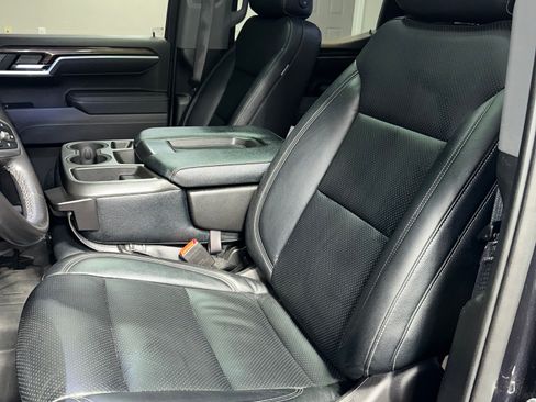 Used 2022 Chevrolet Silverado 1500 LT image 11