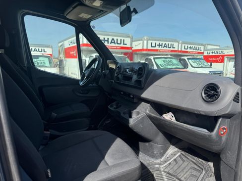 Used 2019 Mercedes-Benz Sprinter 170 image 12