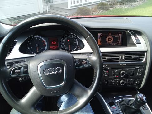 Used 2011 Audi A4 2.0T Premium image 10