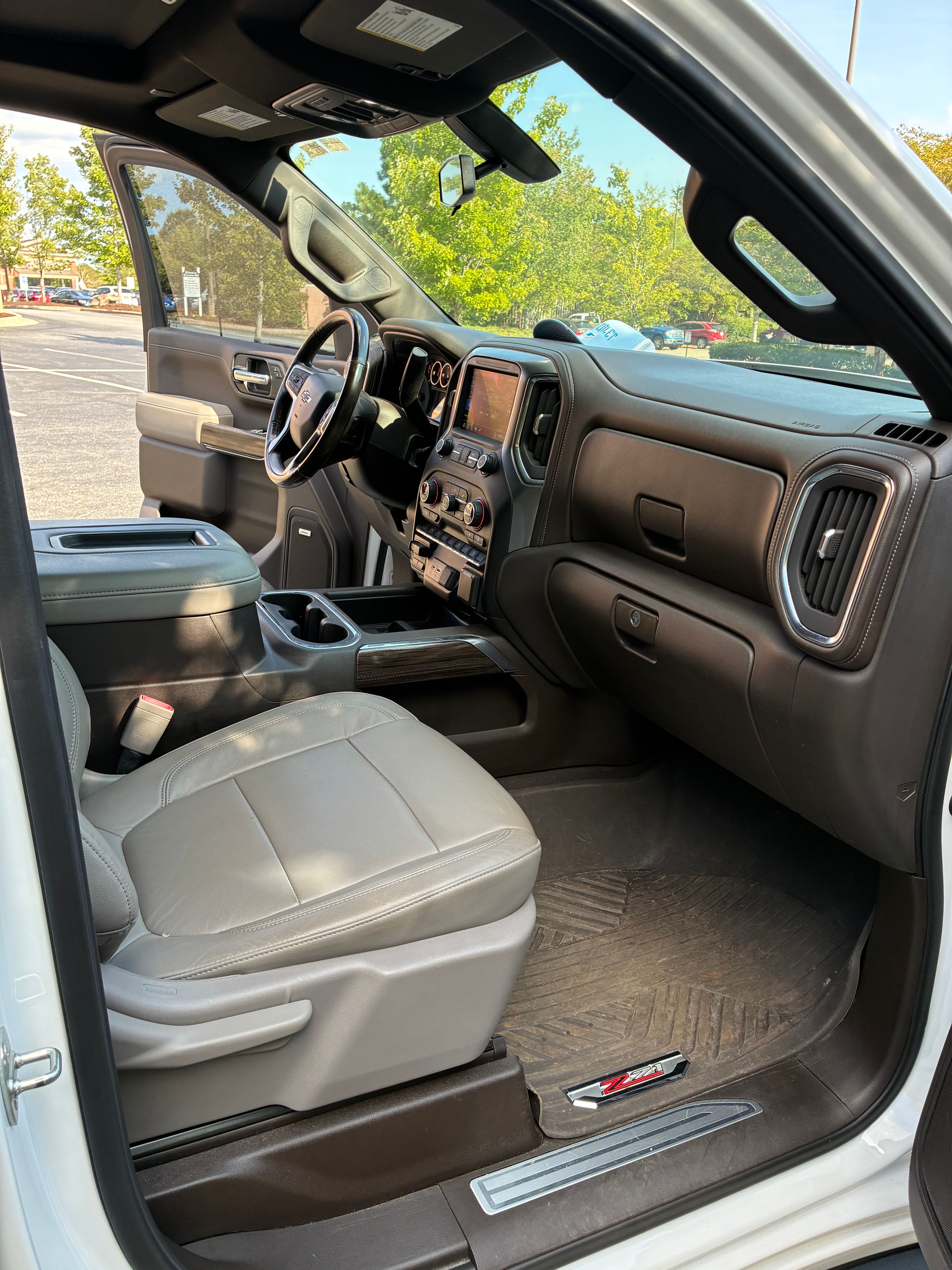 Used 2020 Chevrolet Silverado 1500 LT Trail Boss AWD/4WD image 9