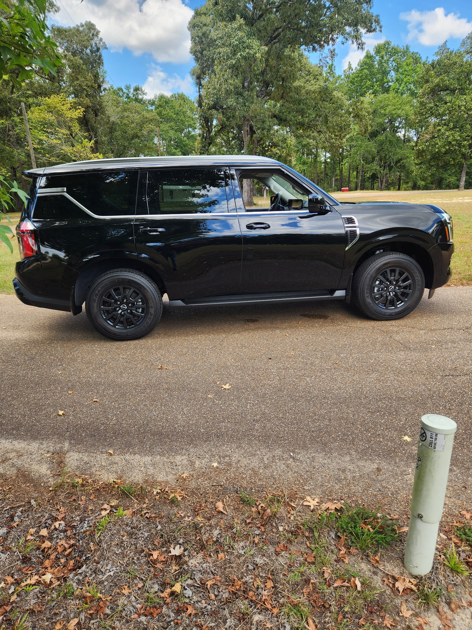 Used 2026 Nissan Armada SV RWD image 8