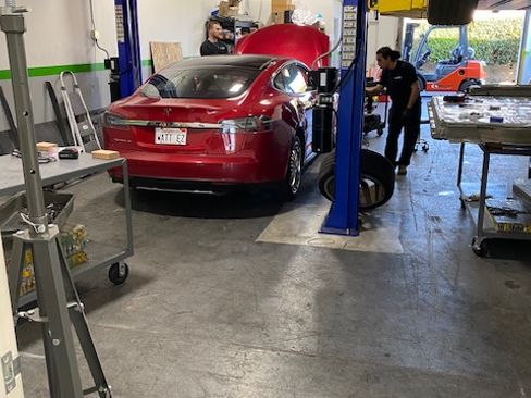 Used 2014 Tesla Model S P85 image 5