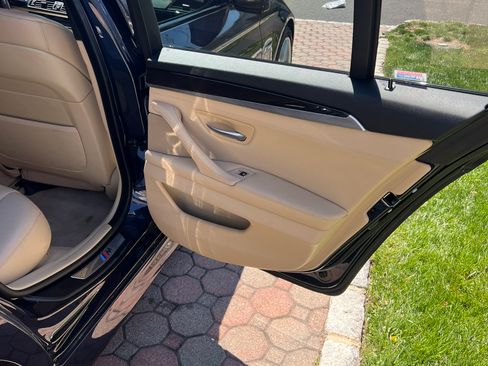 Used 2013 BMW 550i Sedan image 20