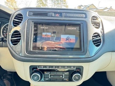 Used 2012 Volkswagen Tiguan SEL image 31