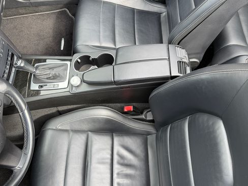 Used 2011 Mercedes-Benz E 550 Cabriolet image 24