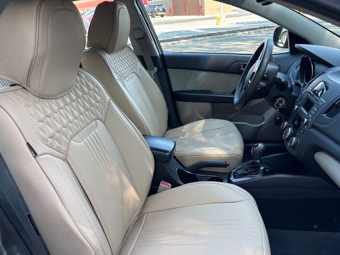 Used 2012 Kia Forte EX image 16