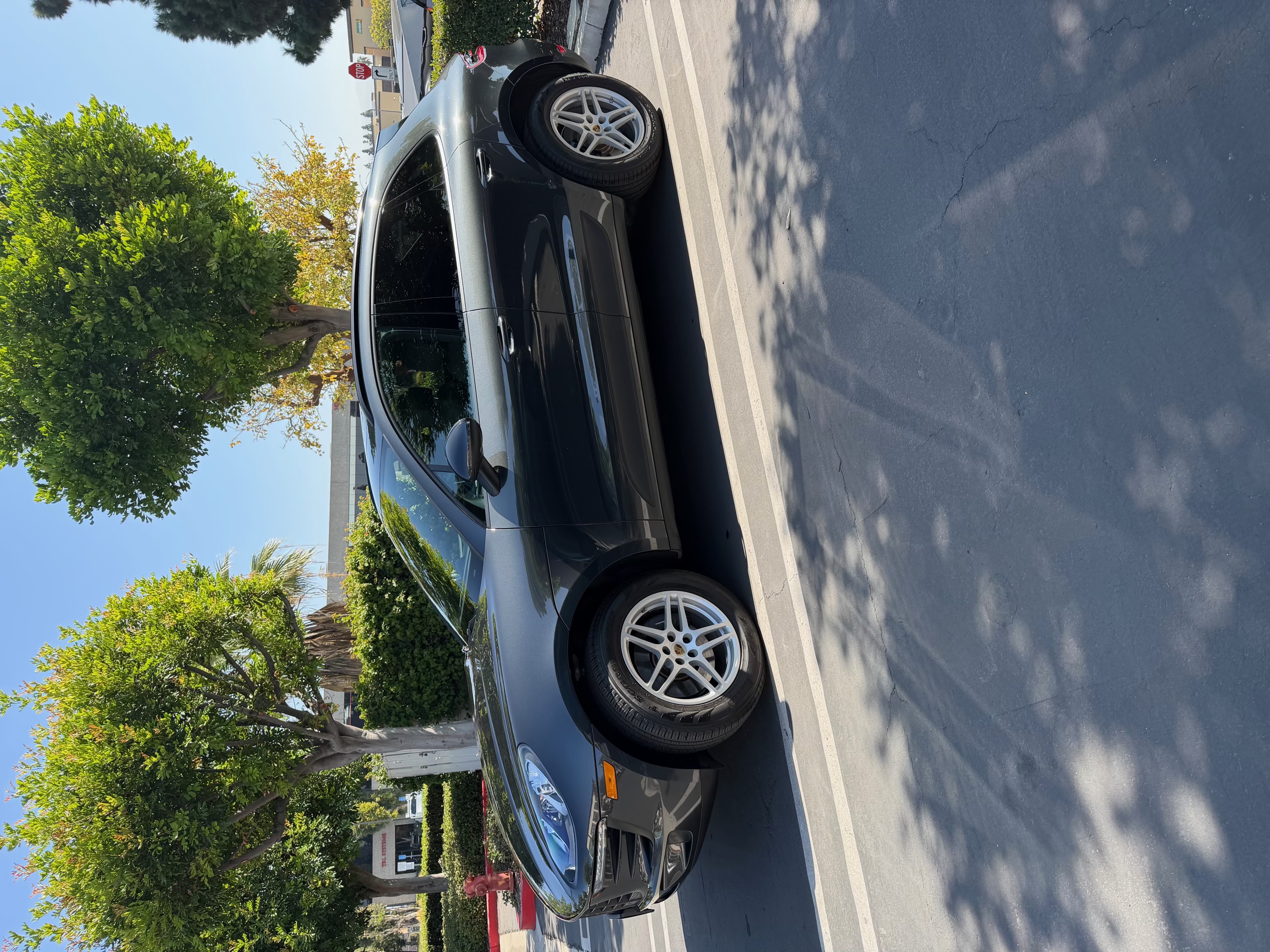 Used 2018 Porsche Macan Sport Edition AWD/4WD image 2
