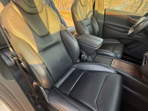 Used 2019 Tesla Model X Long Range image 8