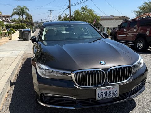 Used 2017 BMW 740e xDrive image 17