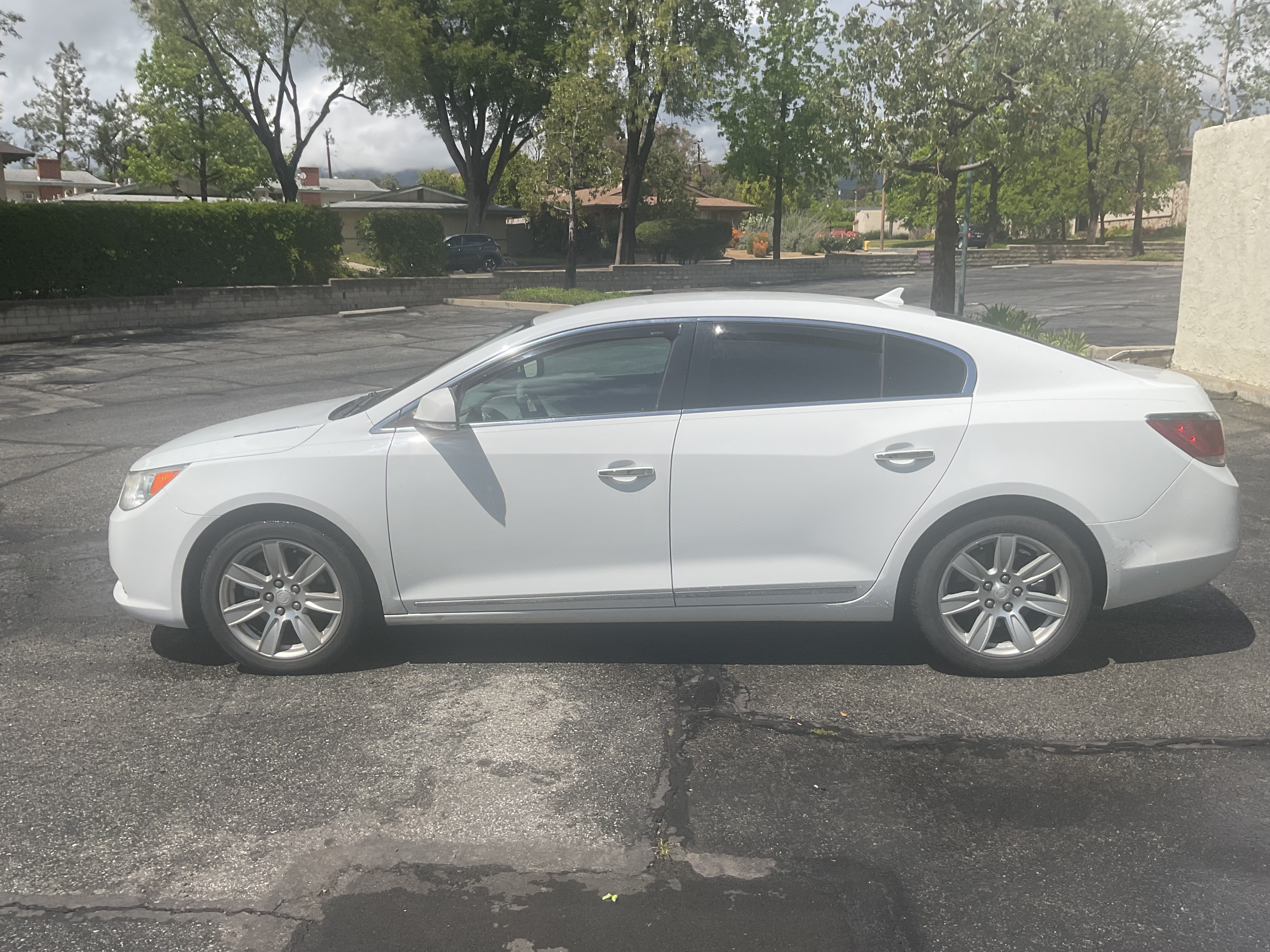 Used 2011 Buick LaCrosse CXL FWD image 4