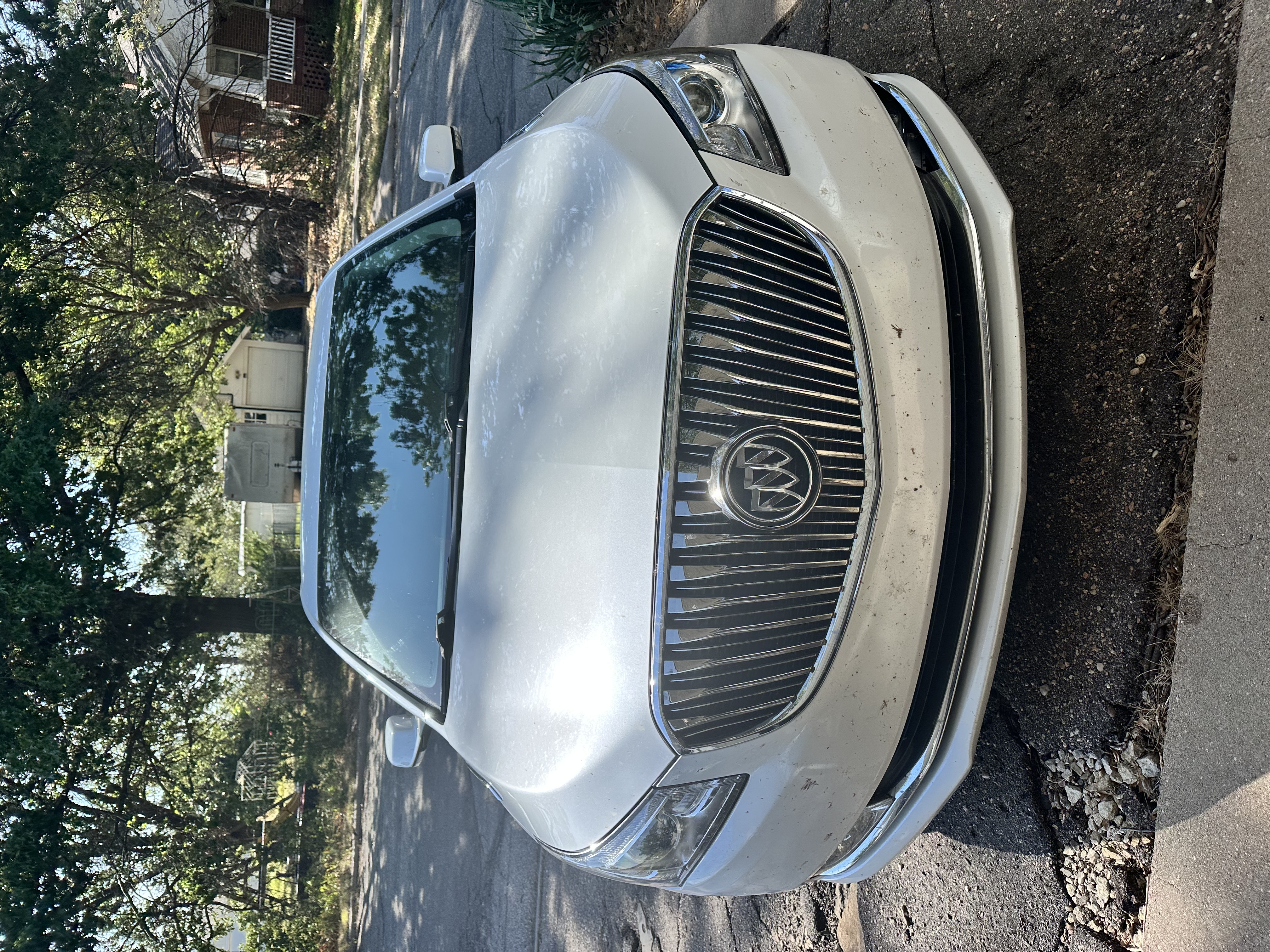 Used 2016 Buick LaCrosse Leather w/ Experience Buick Package FWD image 2