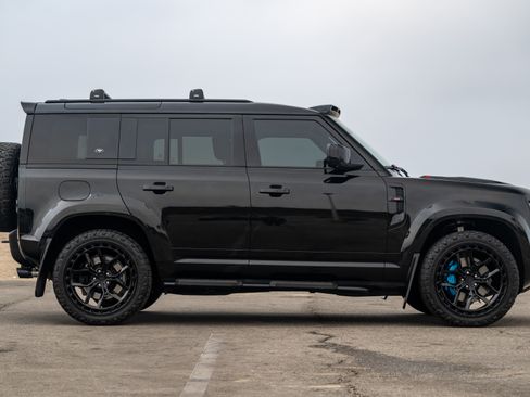 Used 2022 Land Rover Defender 110 V8 image 9