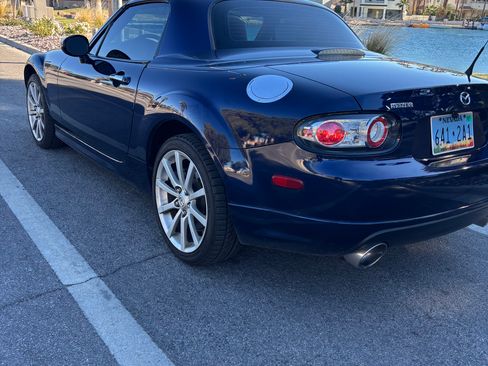 Used 2008 MAZDA MX-5 Miata Grand Touring w/ Premium Pkg image 4