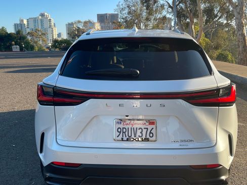 Used 2025 Lexus NX 300h AWD w/ Luxury Package image 6