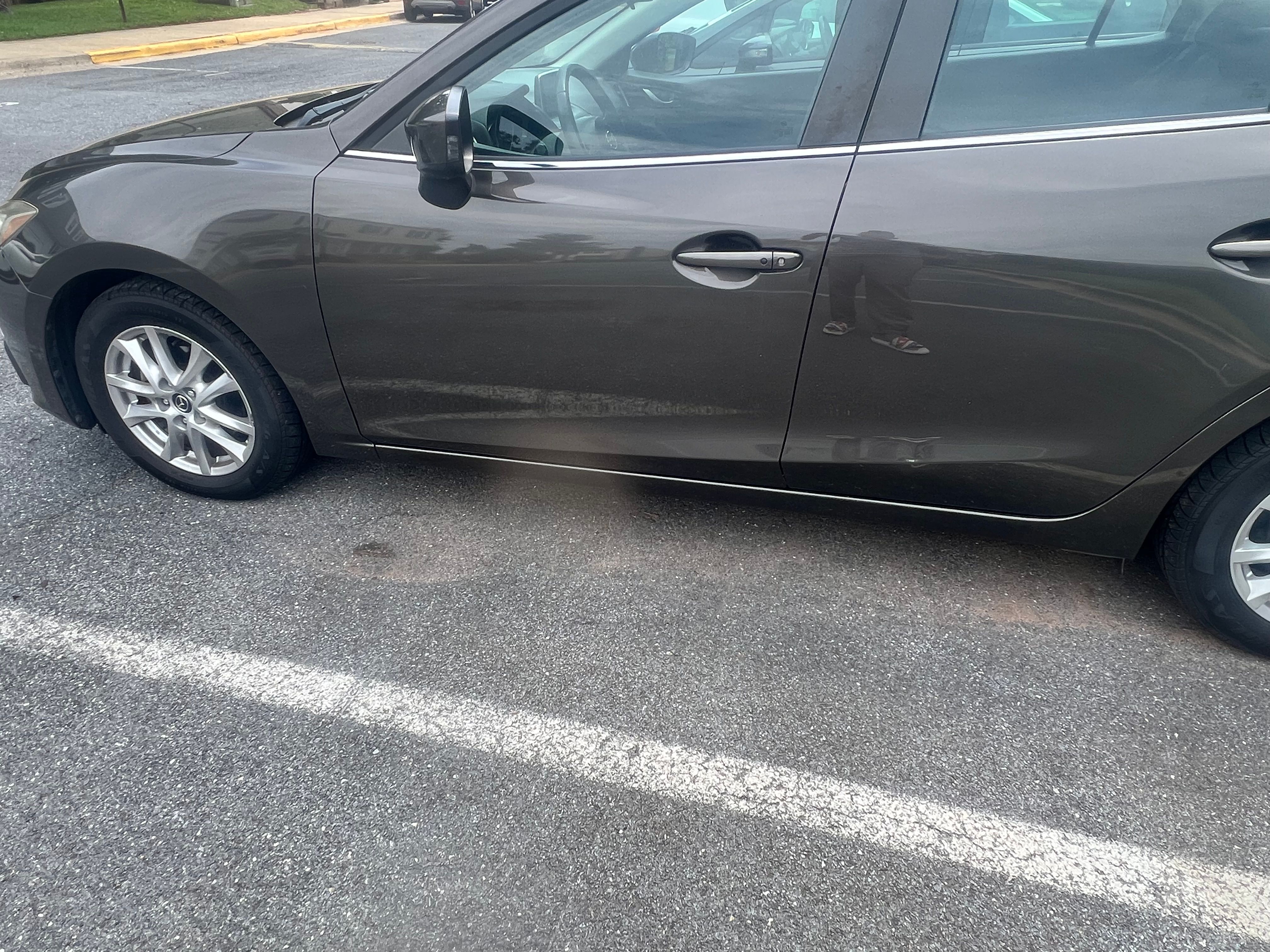 Used 2014 MAZDA MAZDA3 i Touring w/ Technology Package FWD image 8