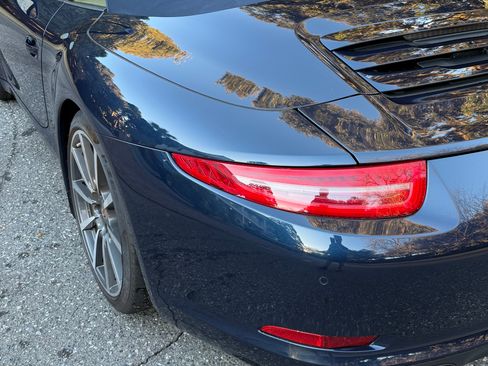 Used 2014 Porsche 911 Carrera S image 9