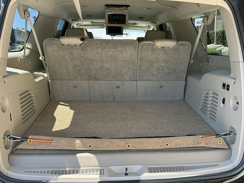 Used 2015 Cadillac Escalade ESV Premium AWD/4WD image 30