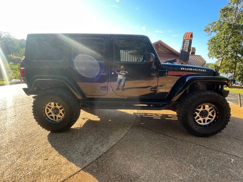 Used 2015 Jeep Wrangler Unlimited Rubicon AWD/4WD image 4