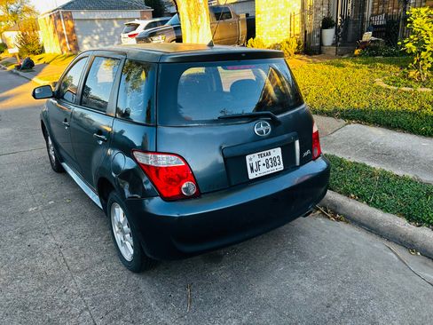 Used 2006 Scion xA Hatchback 4D image 6