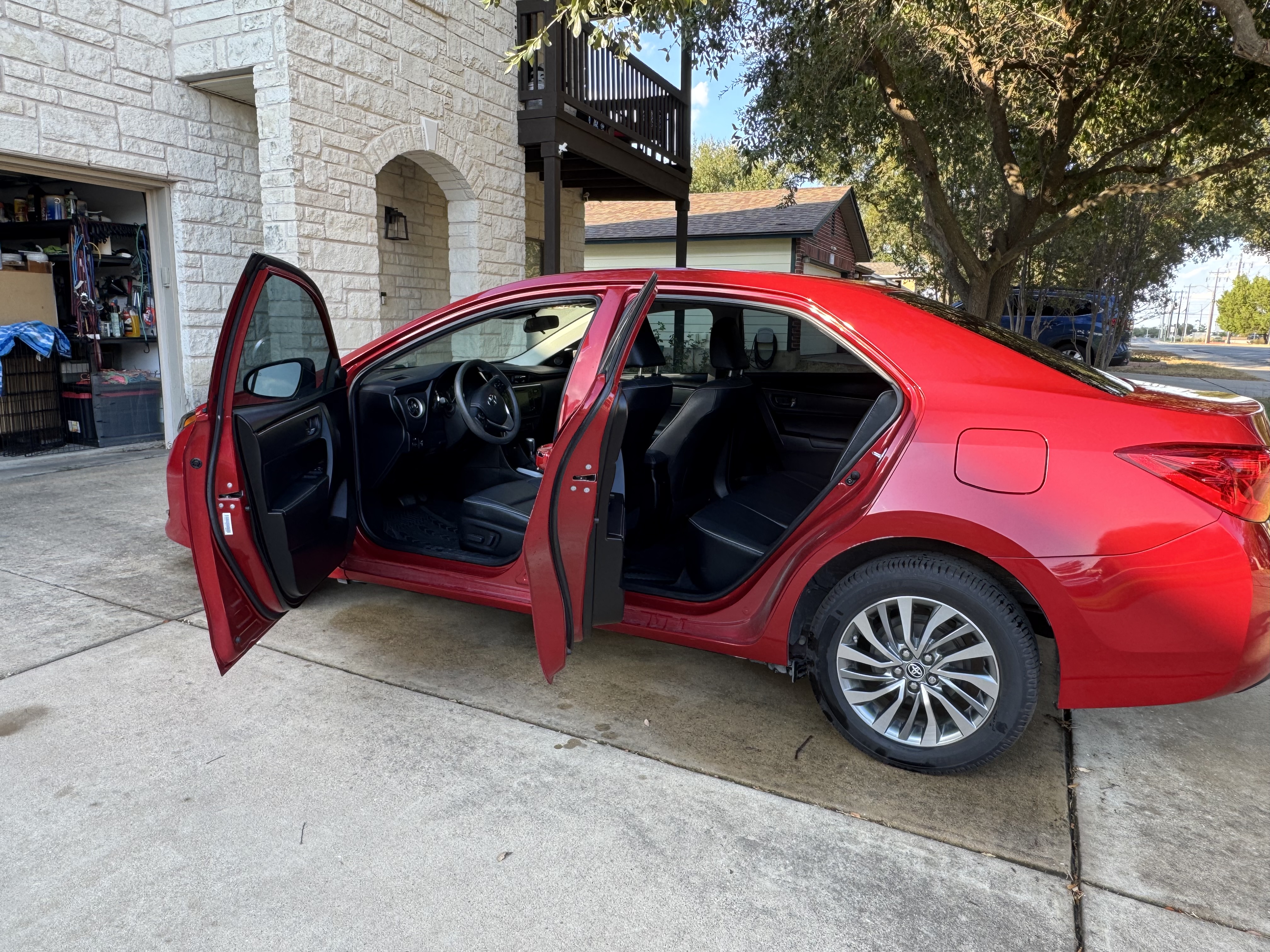 Used 2017 Toyota Corolla XLE FWD image 9