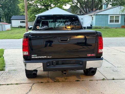 Used 2008 GMC Sierra 1500 SLT w/ SLT Preferred Package AWD/4WD image 4