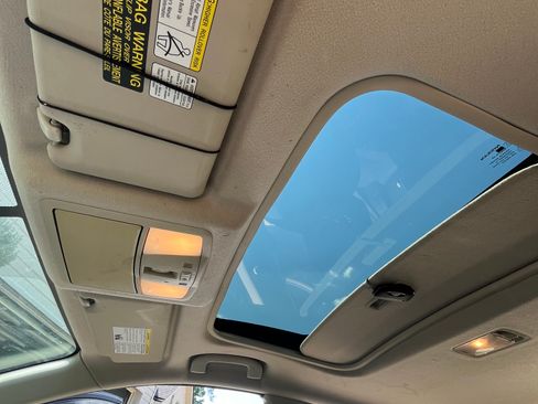 Used 2011 Nissan Rogue SV w/ Premium Pkg image 10