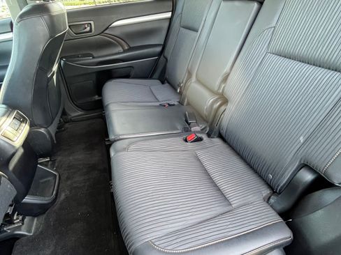 Used 2015 Toyota Highlander LE Plus image 10